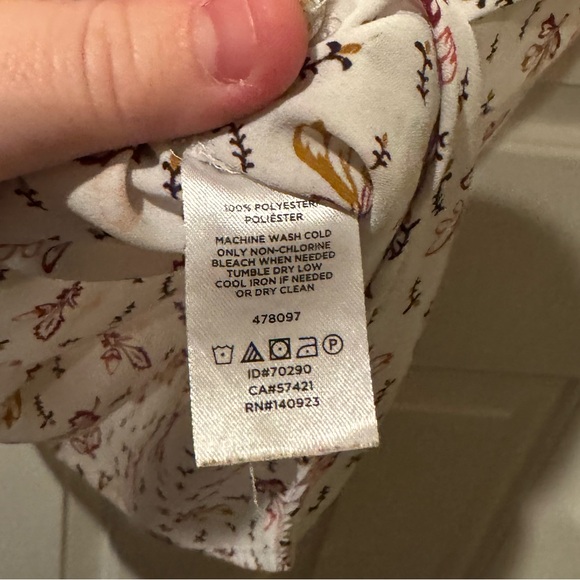 LOFT Floral Print V-Neck Blouse - Picture 5 of 5